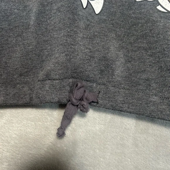 Disney Cropped Sweatshirt Women’s Large Gray Mickey And Friends - Picture 5 of 8